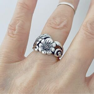 Sterling Silver Sunflower with Leaf Ring, Flower Rings, Happiness Jewelry, Sun